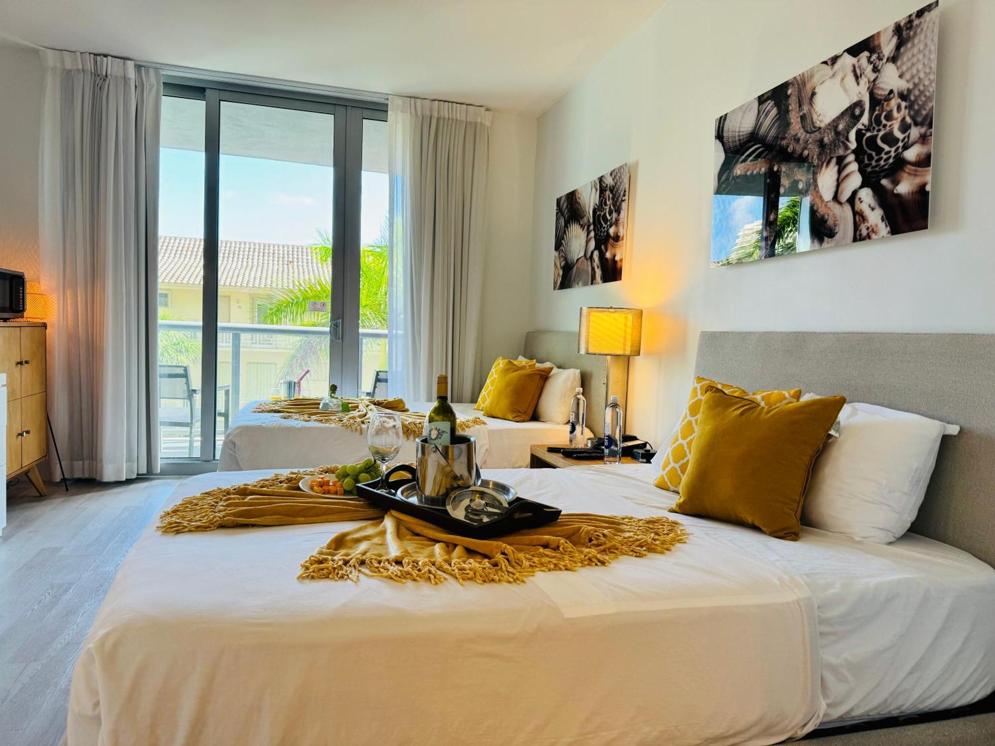 Beachwalk Resort&Condos Hallandale Beach Exterior foto