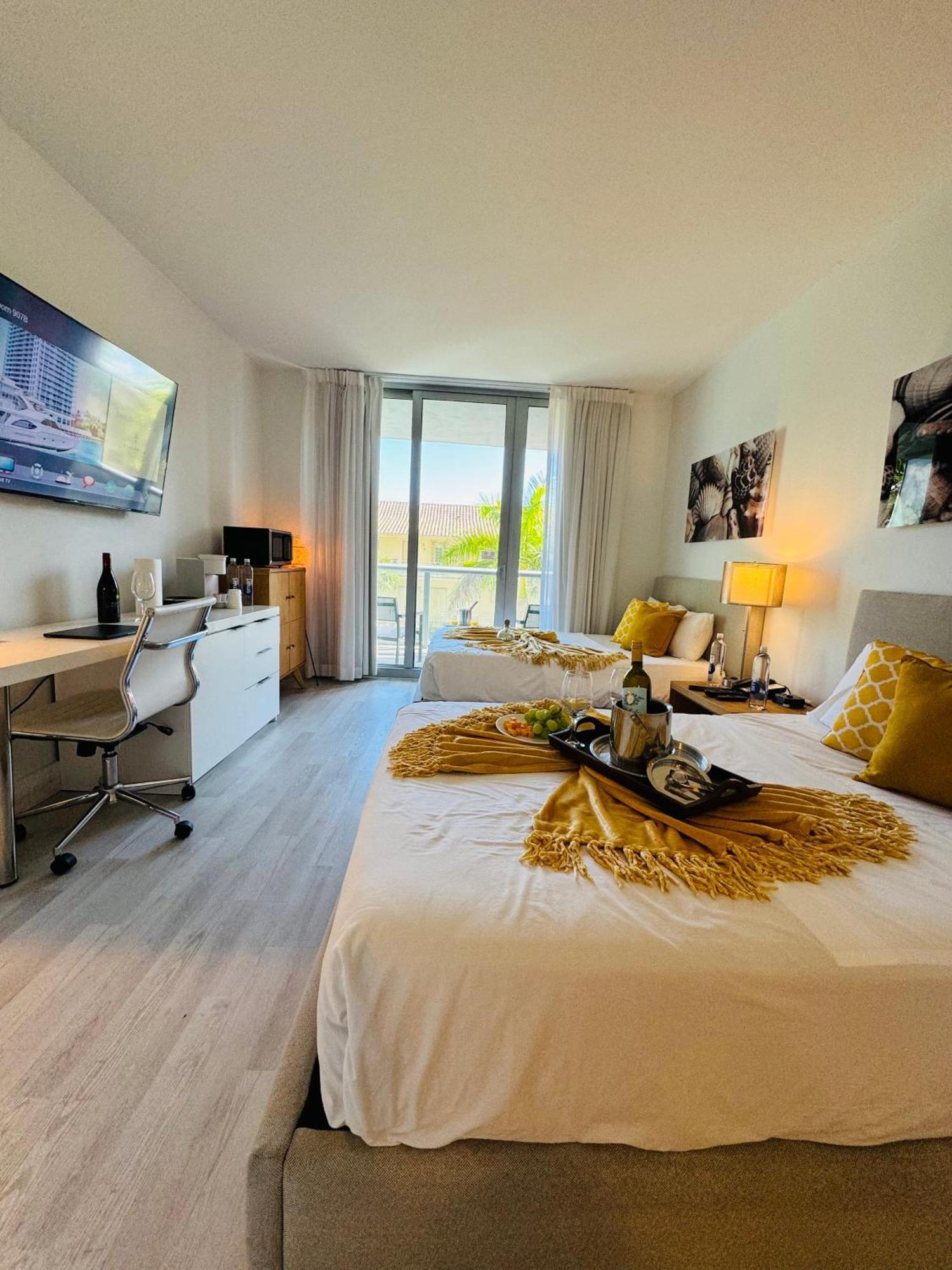 Beachwalk Resort&Condos Hallandale Beach Exterior foto