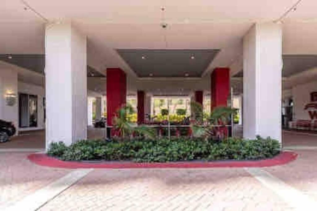 Beachwalk Resort&Condos Hallandale Beach Exterior foto