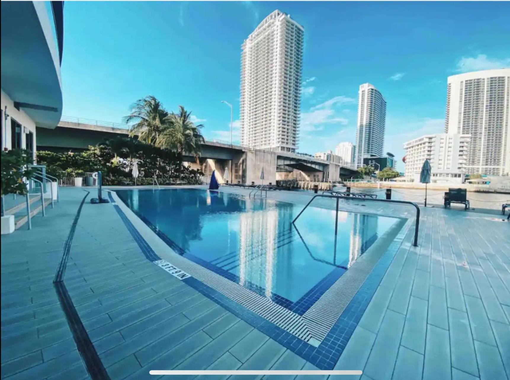 Beachwalk Resort&Condos Hallandale Beach Exterior foto