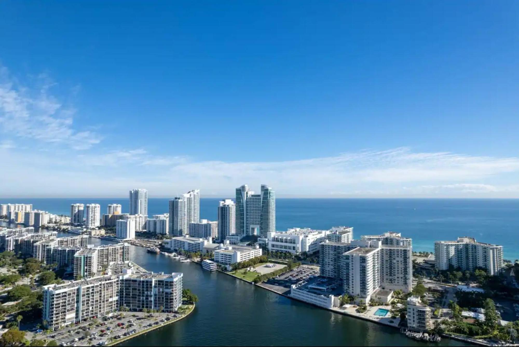 Beachwalk Resort&Condos Hallandale Beach Exterior foto